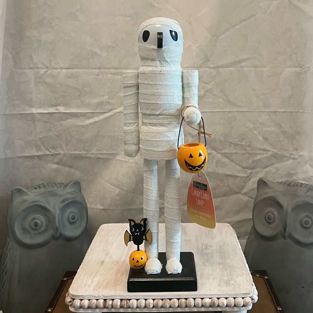 Candy Cane Lane Mummy Decor